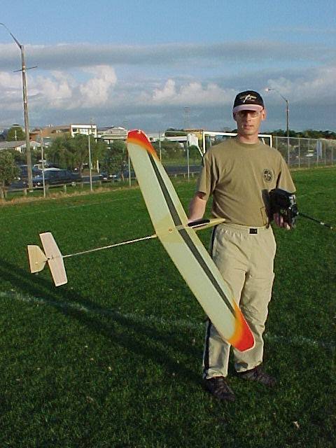 Chris with a ready to throw Kahu