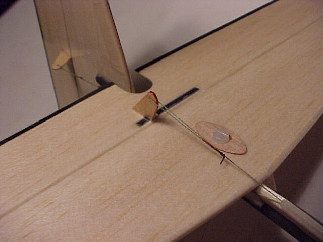 Close view of the tail pull-pull mechanism